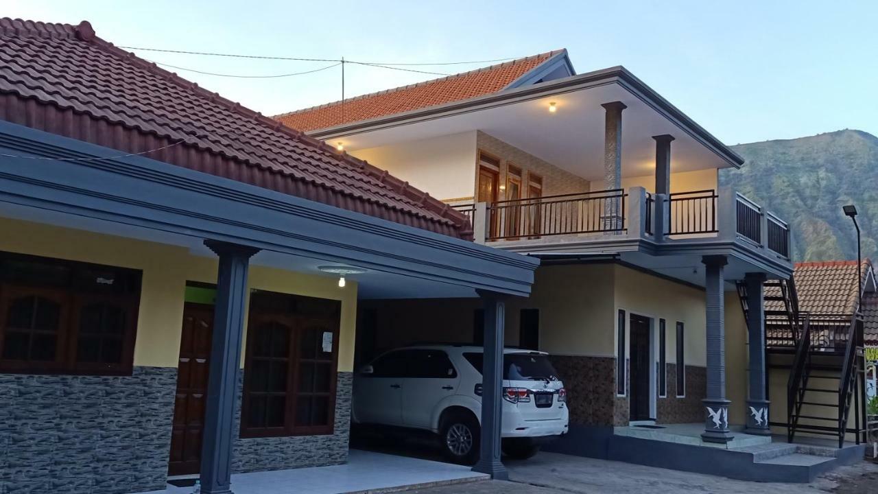 Homestay Anggun Bromo Exterior photo