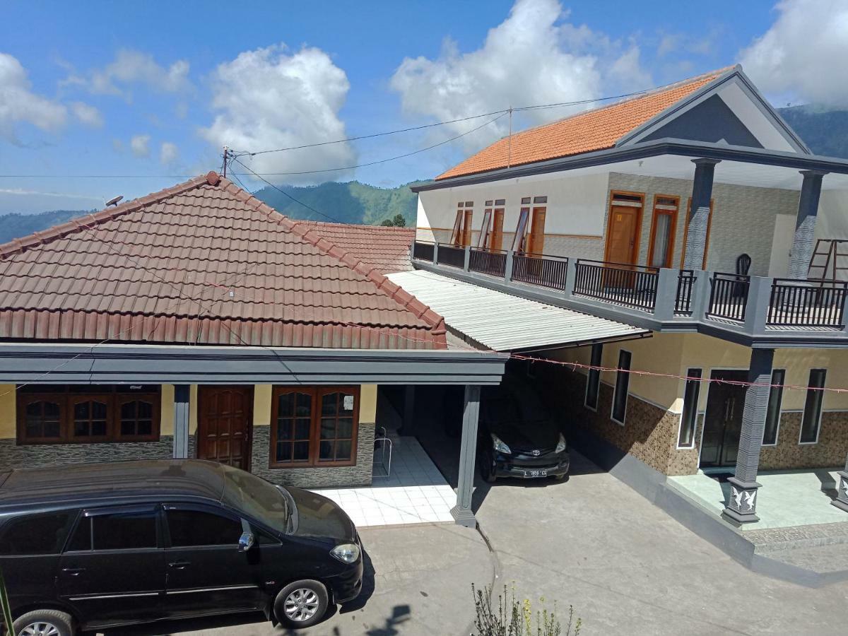 Homestay Anggun Bromo Exterior photo